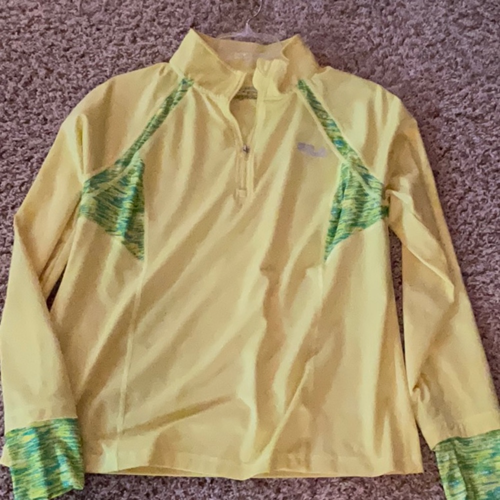 FILA athletic top size XL